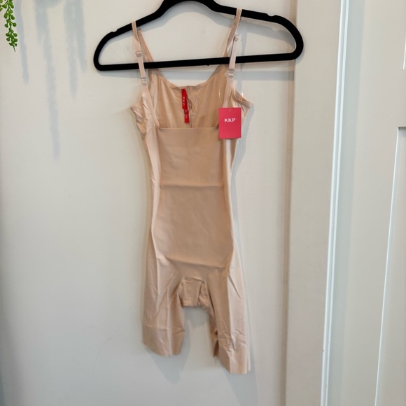 KKP Smartgrip Slip Open Bust Soft Nude Full Slimming Shapewear Size XS NWT - Picture 2 of 9